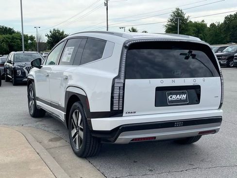 New 2026 Hyundai Ioniq 9 SEL image 5