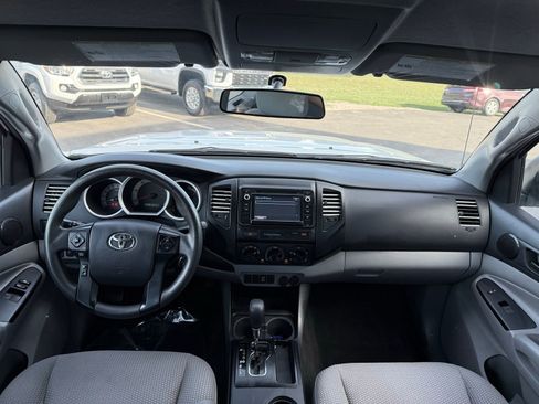 Used 2015 Toyota Tacoma 2WD Access Cab image 22