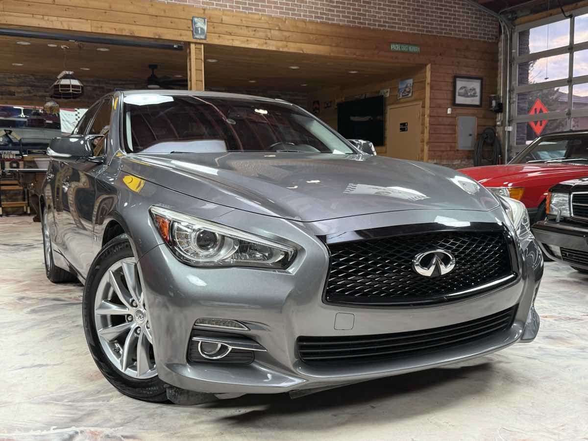 Used 2015 INFINITI Q50 Premium w/ Navigation Package AWD/4WD image 3