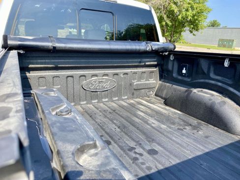 Used 2022 Ford F150 Lariat image 11