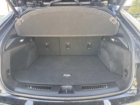 Used 2019 Cadillac XT4 Sport w/ Cold Weather Package FWD image 8