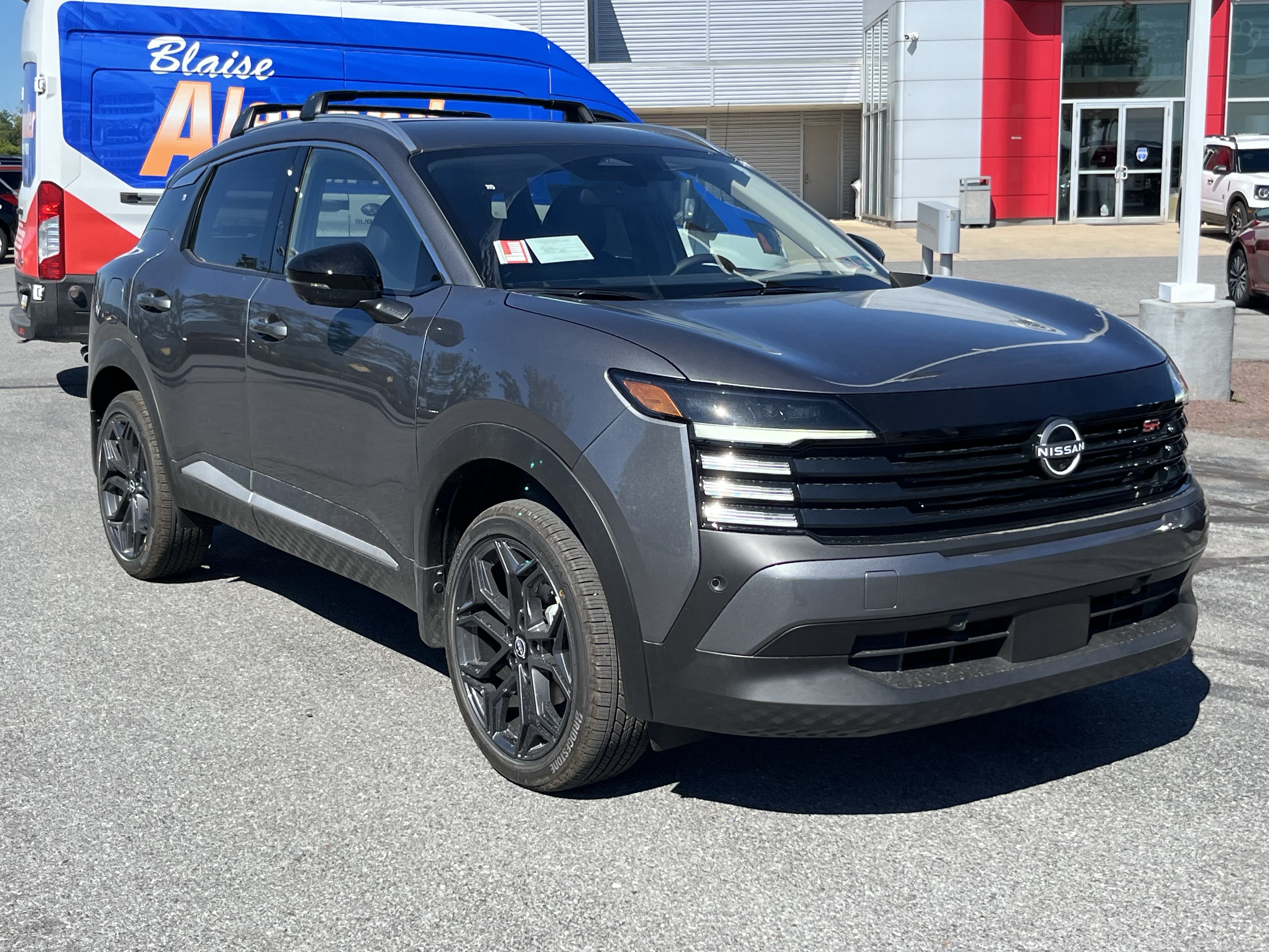 New 2027 Nissan Kicks SR AWD/4WD image 1