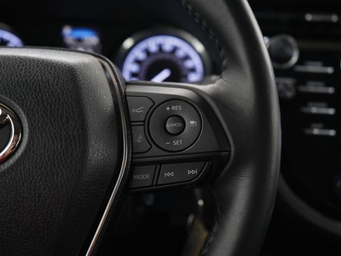 Used 2019 Toyota Camry SE FWD image 23