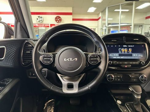 Used 2023 Kia Soul EX image 16