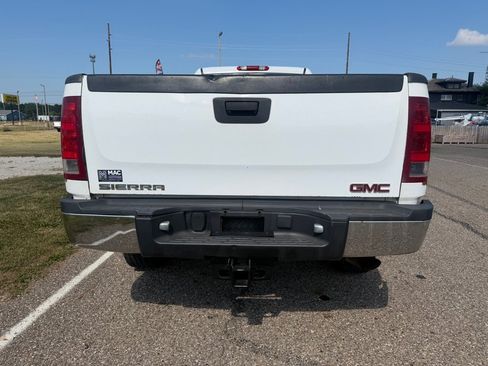 Used 2011 GMC Sierra 2500 W/T AWD/4WD image 14