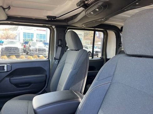 New 2026 Jeep Gladiator Sport image 15