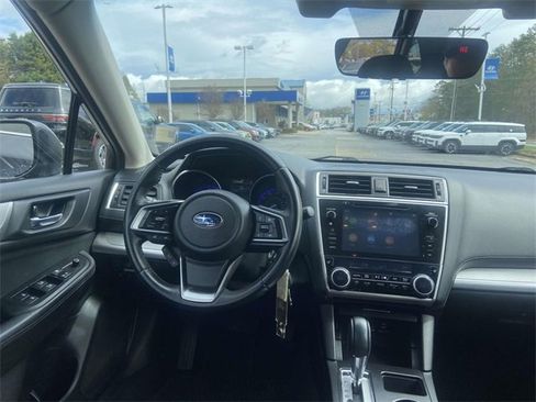 Used 2019 Subaru Outback 2.5i Premium image 7