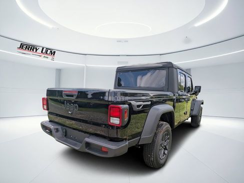 New 2025 Jeep Gladiator Sport image 3