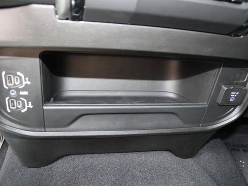 Used 2024 RAM 3500 Laramie AWD/4WD image 73