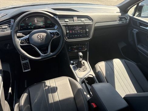 Certified 2023 Volkswagen Tiguan SE R-Line FWD image 17