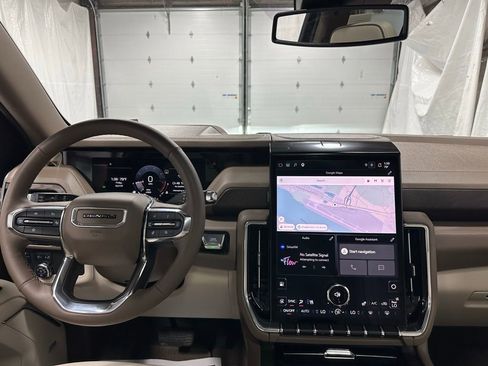 Used 2025 GMC Yukon XL Denali w/ Sun & Power Step Package AWD/4WD image 16