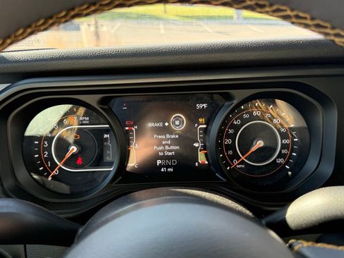 New 2025 Jeep Gladiator Willys image 18