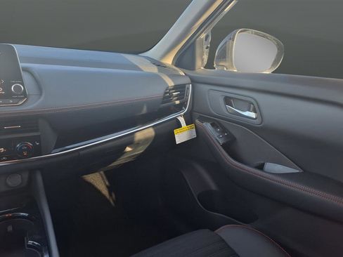 New 2026 Nissan Rogue SV AWD/4WD image 40