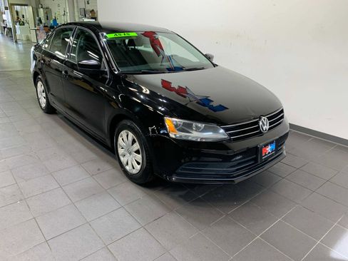 Used 2015 Volkswagen Jetta S image 2