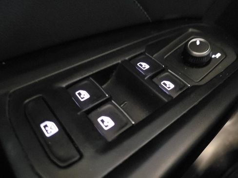 Used 2021 Volkswagen Atlas Cross Sport SEL image 27