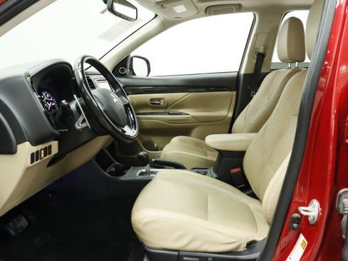 Used 2016 Mitsubishi Outlander GT AWD/4WD image 7