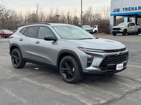 New 2026 Chevrolet Trax ACTIV w/ Sunroof Package FWD image 2