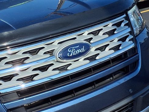 Used 2019 Ford Explorer XLT w/ Equipment Group 202A FWD image 33