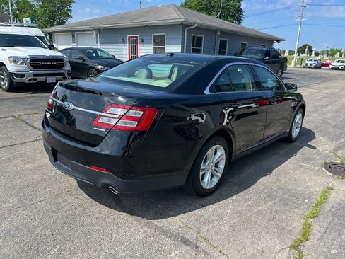 Used 2017 Ford Taurus SE FWD image 3
