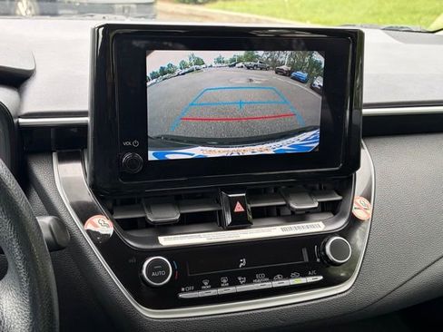 Used 2024 Toyota Corolla LE image 3