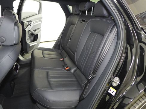 Used 2024 Audi Q8 e-tron Premium Plus w/ Premium Plus Package AWD/4WD image 21