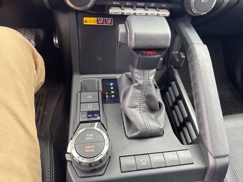 Used 2025 Toyota 4Runner TRD Off-Road Premium image 11