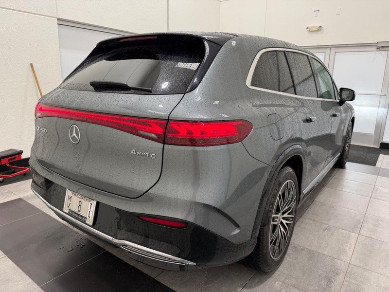 Used 2023 Mercedes-Benz EQS 580 4MATIC SUV image 2