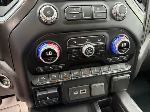 Used 2020 GMC Sierra 1500 AT4 w/ AT4 Premium Package AWD/4WD image 29