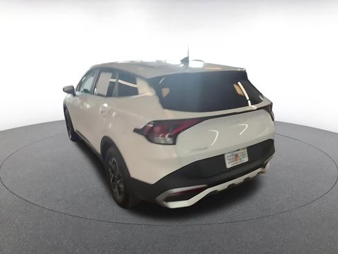 Used 2025 Kia Sportage LX image 11