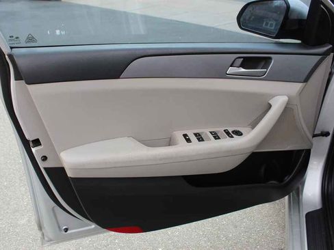 Used 2019 Hyundai Sonata SE image 9