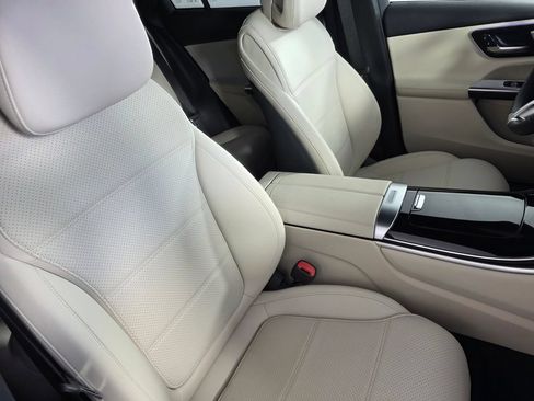 Used 2026 Mercedes-Benz GLC 300 image 27