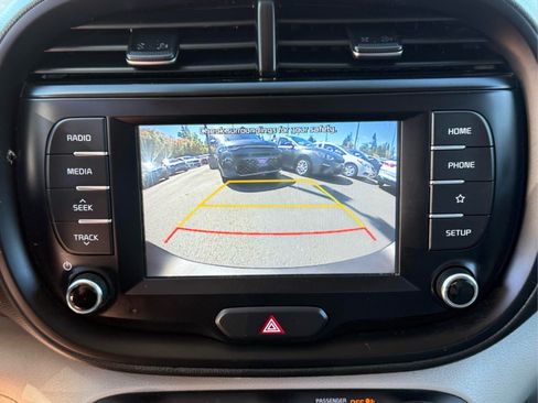 Used 2020 Kia Soul LX FWD image 19