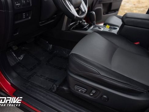 Used 2022 Toyota 4Runner SR5 Premium image 29