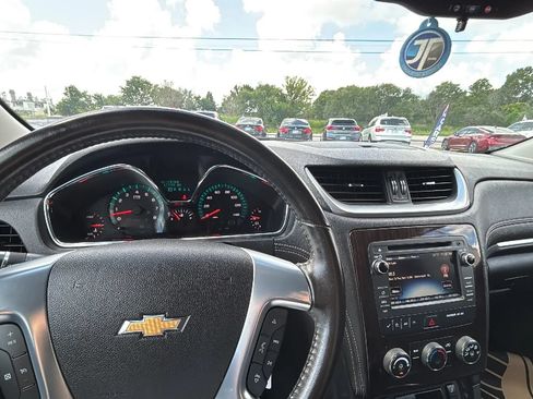 Used 2017 Chevrolet Traverse LT FWD image 15