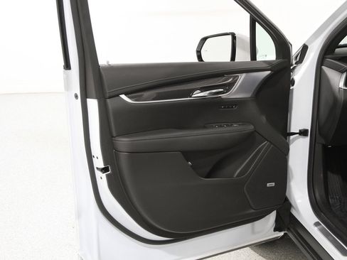 Used 2024 Cadillac XT6 Sport image 4