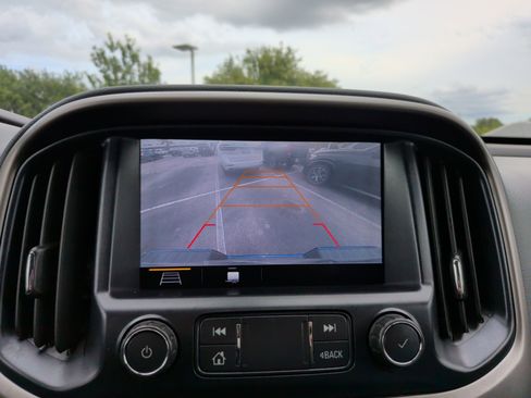 Used 2019 Chevrolet Colorado Z71 AWD/4WD image 15
