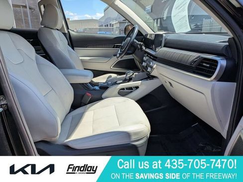 Certified 2023 Kia Telluride EX w/ EX Captain's Chair Package AWD/4WD image 33