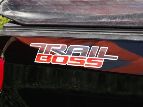 Used 2021 Chevrolet Silverado 1500 LT Trail Boss w/ Bed Protection Package AWD/4WD image 45