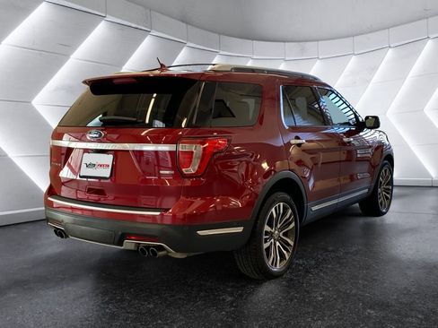 Used 2019 Ford Explorer Platinum image 4