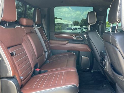 Used 2024 GMC Sierra 3500 Denali Ultimate AWD/4WD image 19