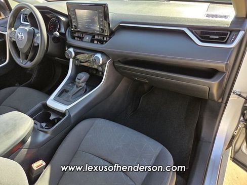 Used 2021 Toyota RAV4 XLE w/ Convenience Package image 18
