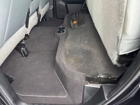 Used 2017 RAM 1500 ST w/ SXT Appearance Group AWD/4WD image 37