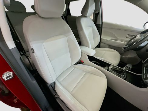 Used 2025 Hyundai Kona SEL image 32