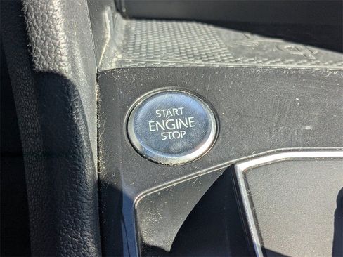 Used 2020 Volkswagen Tiguan SEL image 29