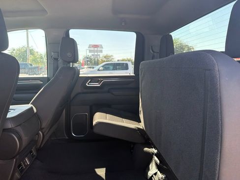 Used 2025 Chevrolet Silverado 2500 LT w/ Convenience Package AWD/4WD image 9