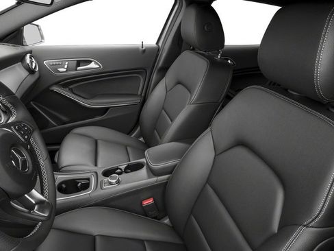 Used 2018 Mercedes-Benz GLA 250 4MATIC image 3