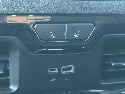 Used 2024 GMC Sierra 2500 AT4 w/ AT4 Premium Plus Package image 24