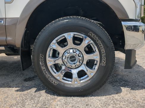 Certified 2021 Ford F250 King Ranch w/ King Ranch Ultimate Package AWD/4WD image 9
