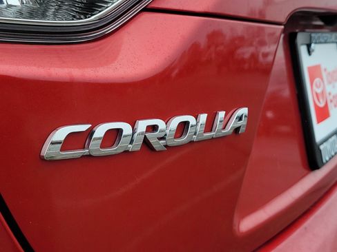 Used 2021 Toyota Corolla LE image 7