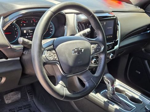 Certified 2023 Chevrolet Traverse RS FWD image 19